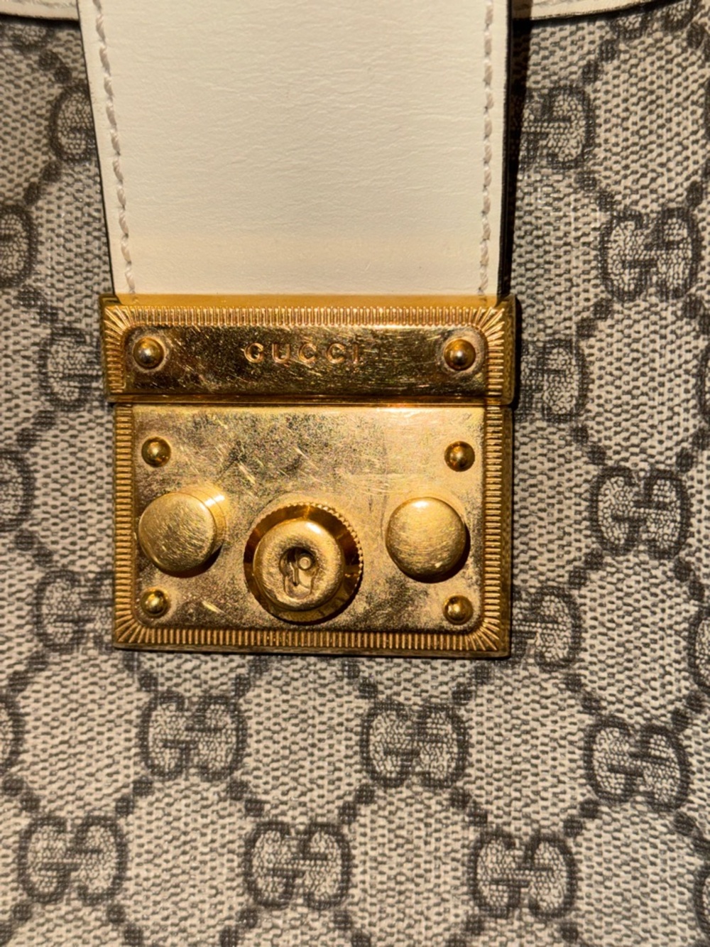 Medium Gucci GG Supreme Canvas Shoulder Bag with White Trim & Gold Hardware - Picture 6 of 11